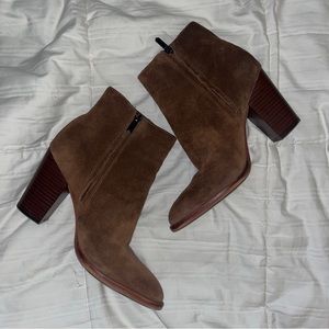Sam Edelman Brown Suede Booties with Heel. Size 7.5. Pre-owned.
